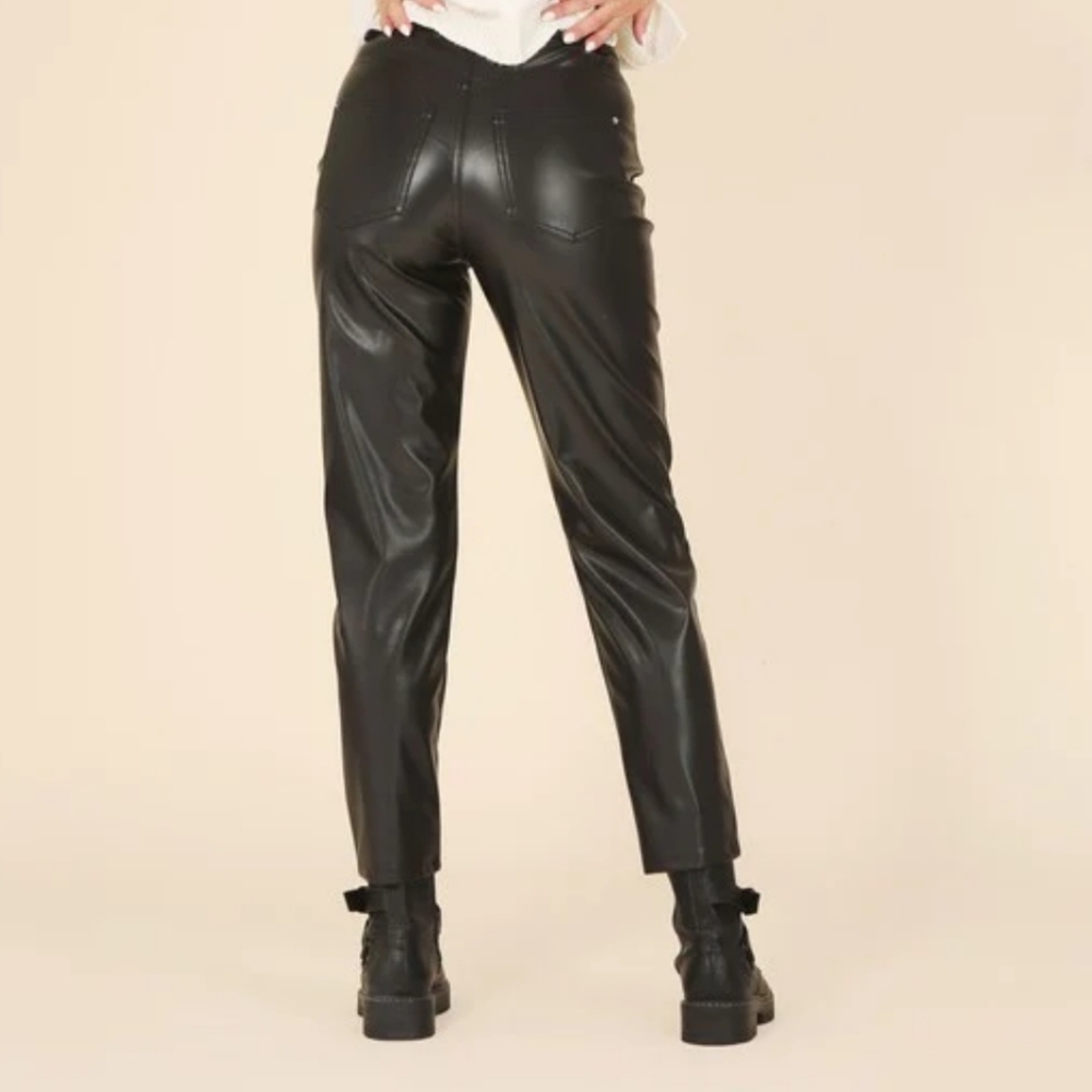 Black vegan leather pants - Picture 7 of 8